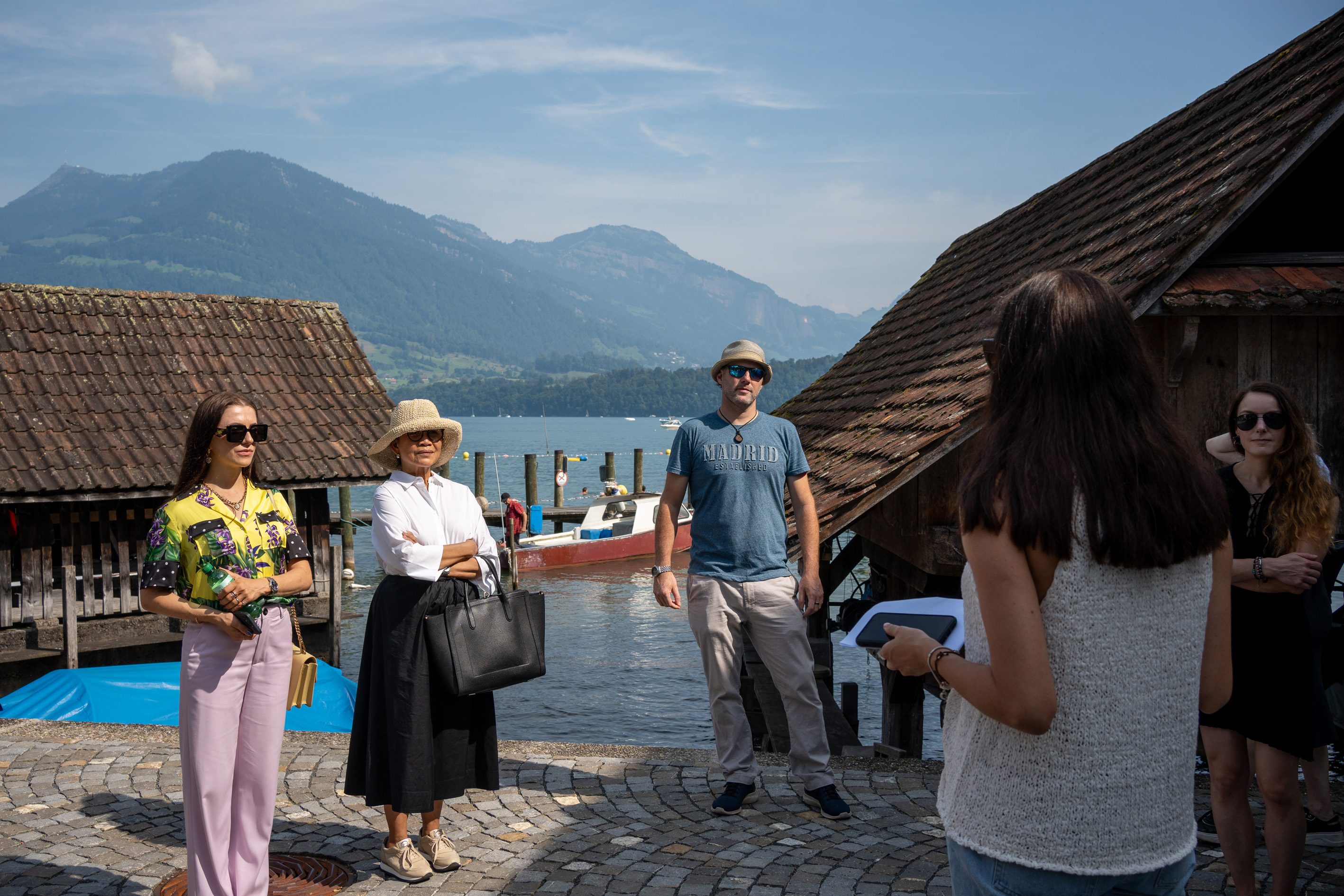 Tour by minibus together with Amalia Maciuca (artist) with stops at scenic exhibition spaces outside the city centre. Foto: Andy Stanice Tour by minibus together with Amalia Maciuca (artist) with stops at scenic exhibition spaces outside the city centre. Foto: Andy Stanice