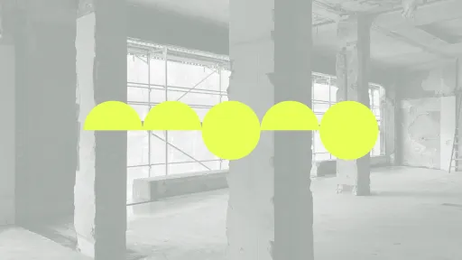 Logo von Mono Art Space auf einem schwarzweissen Foto des Raumes