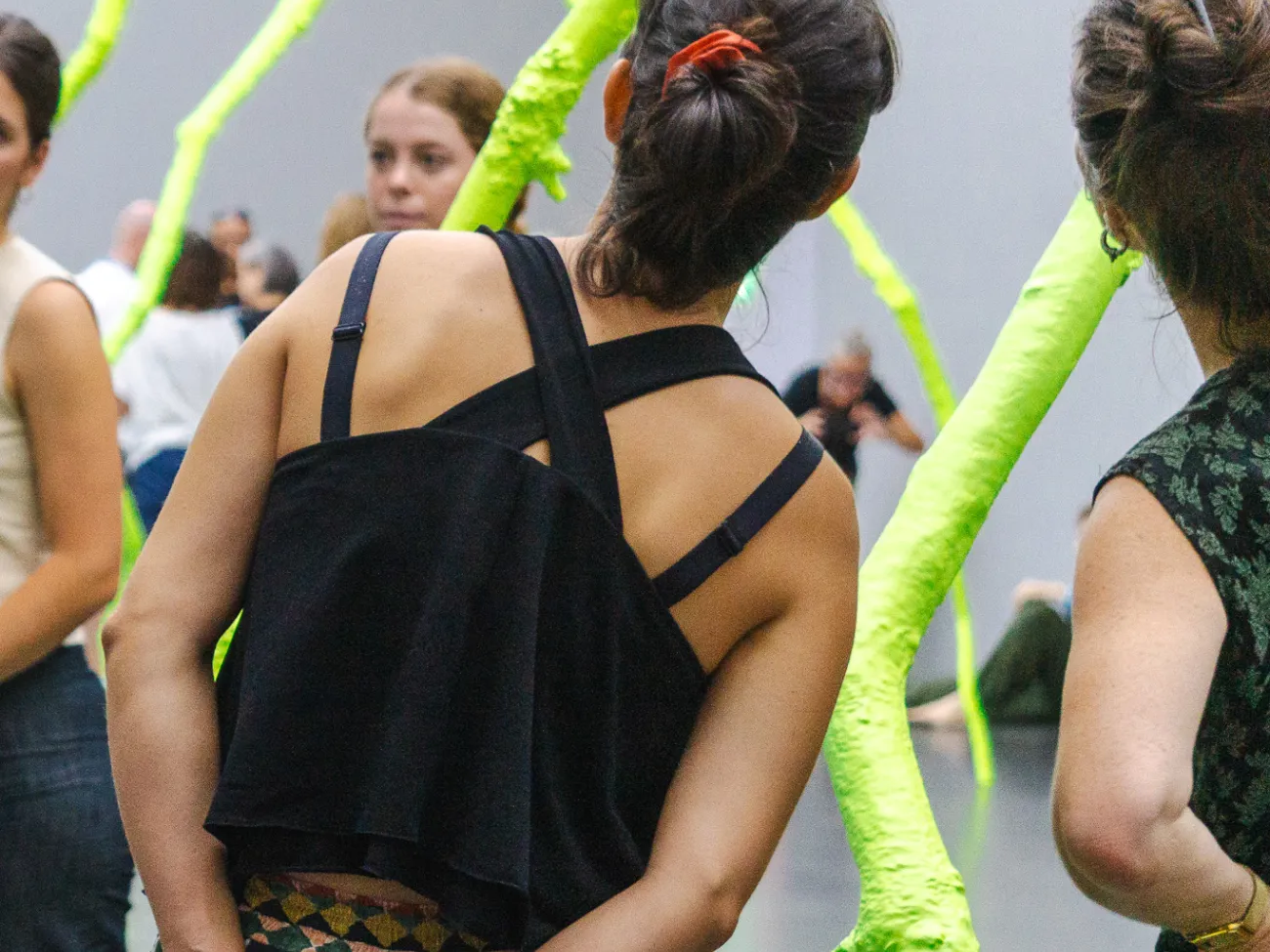 Spaziergang mit Sophia Fries (Künstlerin und Kunstvermittlerin), der die grösste Kunstinstitution Luzerns mit den kleinsten Kunsträumen verbindet. Foto: Jessica Curschellas Spaziergang mit Sophia Fries (Künstlerin und Kunstvermittlerin), der die grösste Kunstinstitution Luzerns mit den kleinsten Kunsträumen verbindet. Foto: Jessica Curschellas